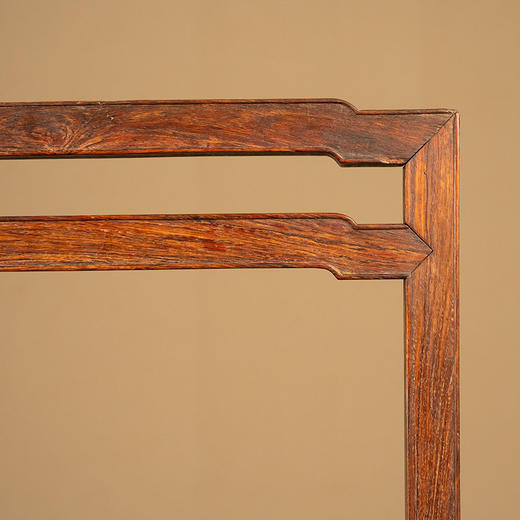 清 黄花梨透雕螭龙捧寿磬架 商品图1