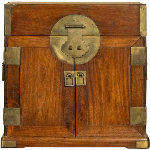 清 黄花梨满彻平顶官皮箱 商品图5