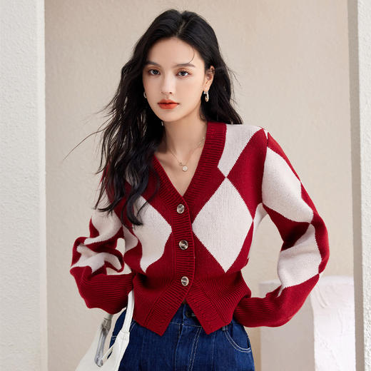 西遇复古针织开衫女秋季新款白色菱格短款红色毛衣外套SS141152 商品图4