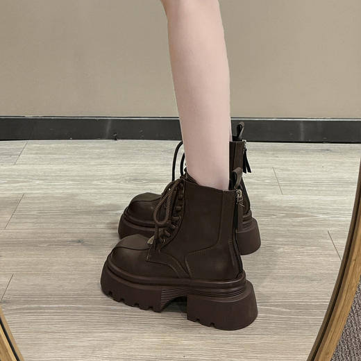 西遇增高马丁靴女新款秋冬机车靴休闲黑色小个子松糕厚底短靴V0047808 商品图3