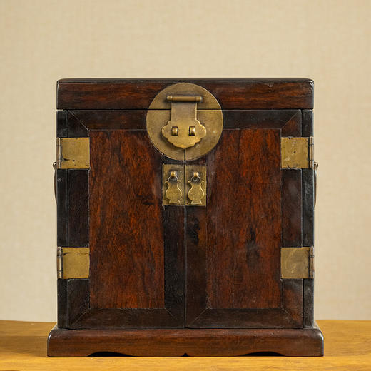 清早期 紫檀平顶官皮箱 商品图0