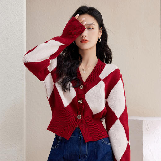 西遇复古针织开衫女秋季新款白色菱格短款红色毛衣外套SS141152 商品图2