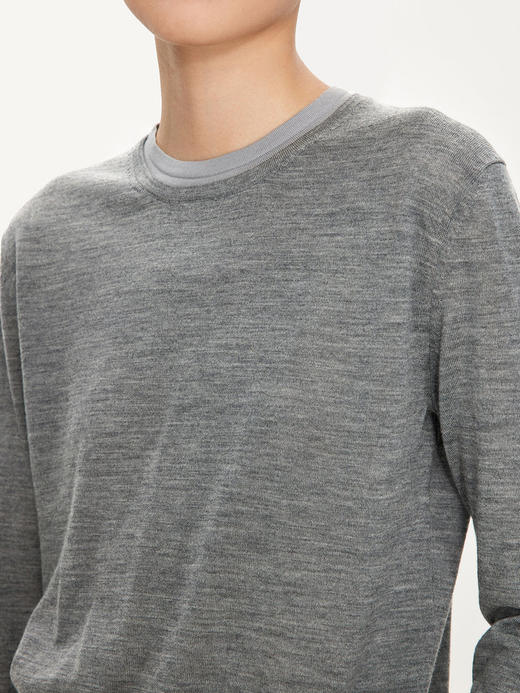 假两件拼色长袖空气针织T恤 秀场风心机拼色假两件空气衫 柔软有筋骨 贴身越穿越亲肤 宽松版型 下摆拼色边偏长 下摆包边+卷边双层织法 商品图5