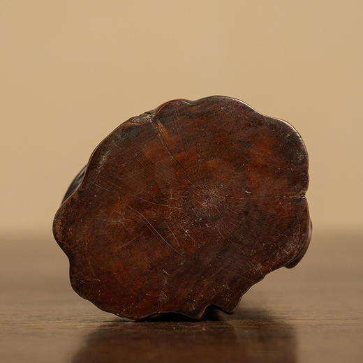 清 黄杨木高浮雕松鹤延年诗文笔筒 商品图4