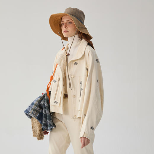 谜底立领夹克女2024冬季新品休闲工装风刺绣个性短外套244MW1647 商品图1