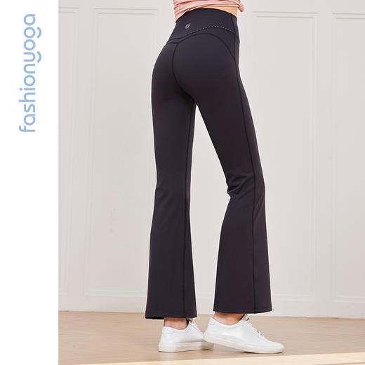 FC14924蜜桃提臀长九分喇叭裤 商品图10