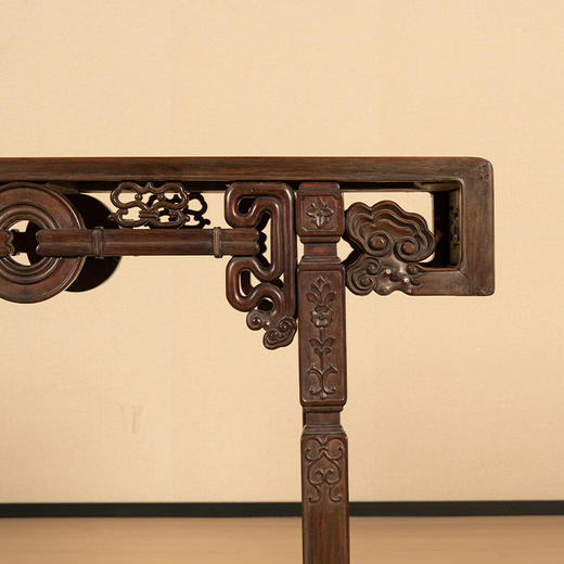 清 红木拱璧纹书卷式平头案 商品图4