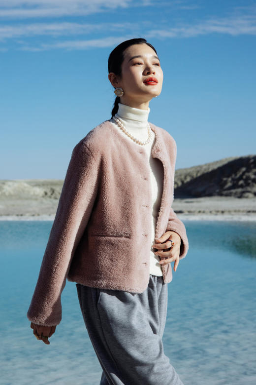 绽放旅行女装719朵/秋冬绒感玫瑰温柔气质羊羔毛绒感开襟短外套 商品图5