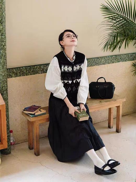 浮生八记/24B079/复古撞色贝壳绣抽褶木耳领插肩灯笼袖衬衣 商品图4