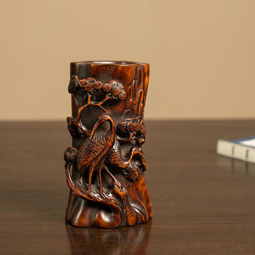 清 黄杨木高浮雕松鹤延年诗文笔筒 商品图0