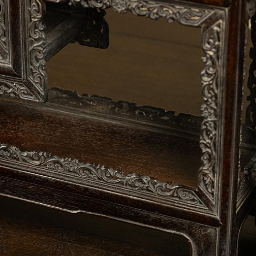 清 紫檀透雕卷草纹圈口博古架摆件（一对） 商品图3