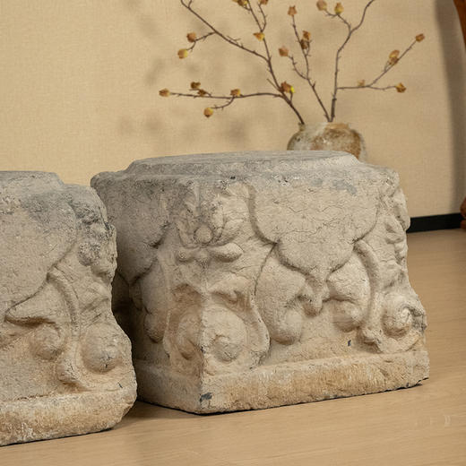 清 石雕花卉纹三弯腿器座（一对） 商品图4