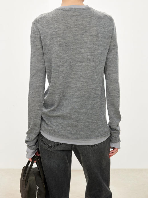 假两件拼色长袖空气针织T恤 秀场风心机拼色假两件空气衫 柔软有筋骨 贴身越穿越亲肤 宽松版型 下摆拼色边偏长 下摆包边+卷边双层织法 商品图6