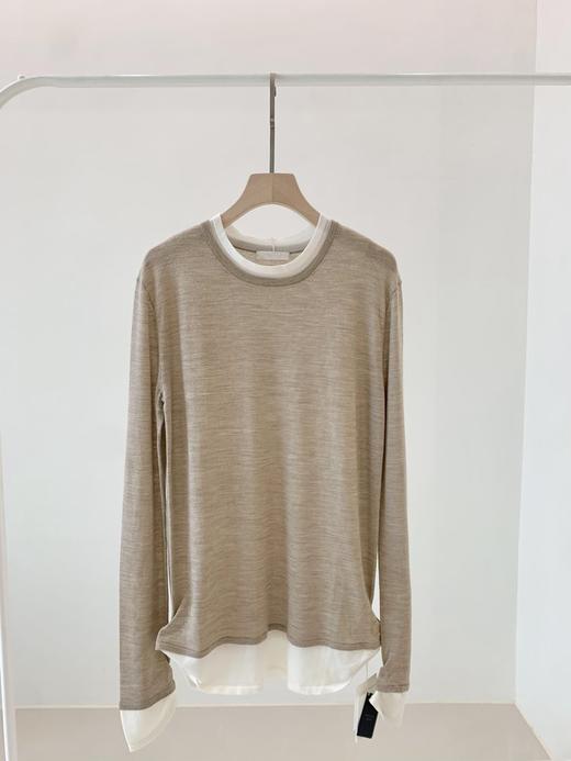 假两件拼色长袖空气针织T恤 秀场风心机拼色假两件空气衫 柔软有筋骨 贴身越穿越亲肤 宽松版型 下摆拼色边偏长 下摆包边+卷边双层织法 商品图7