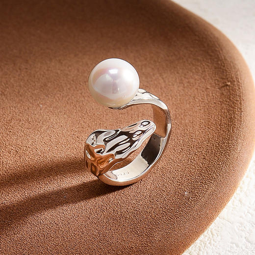 ysxb-10006【云赏珠宝】海上明珠系列-设计款高品质天然强光正圆无暇珍珠s925银海波浪纹戒指 商品图1