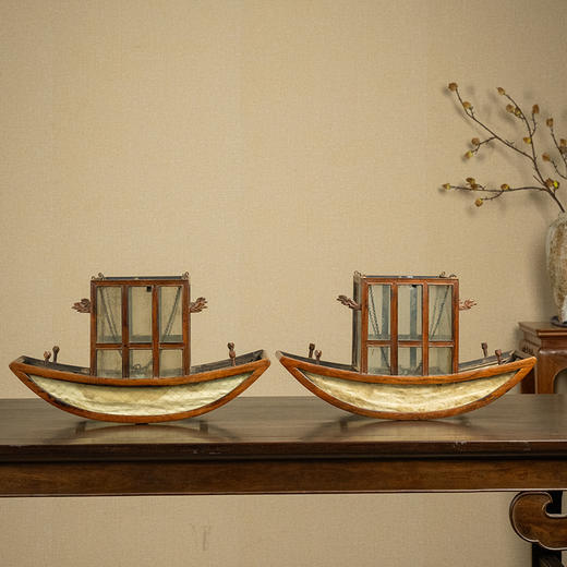 清中期 黄花梨船形宫灯（一对） 商品图0