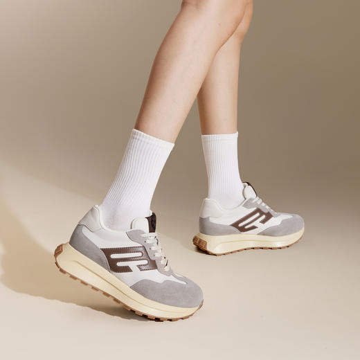 【Chic°主题款】千百度厚底时尚休闲鞋女春季新阿甘鞋运动鞋百搭A24432705 商品图2