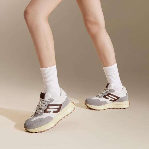 【Chic°主题款】千百度厚底时尚休闲鞋女春季新阿甘鞋运动鞋百搭A24432705 商品图1