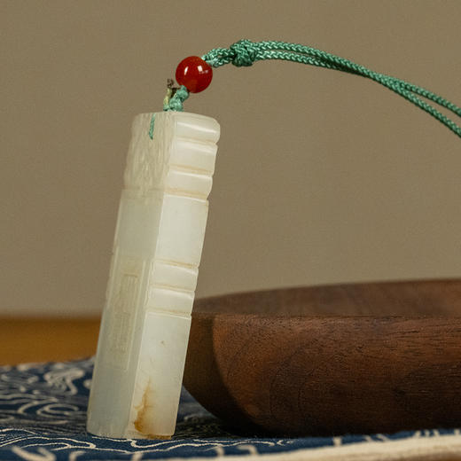 清 玉雕竹报平安牌挂饰 商品图4