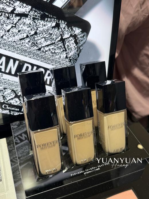 DIOR迪奥凝脂恒久锁妆粉底液哑光亮泽滋润遮瑕持久不蹭妆30ml 商品图0