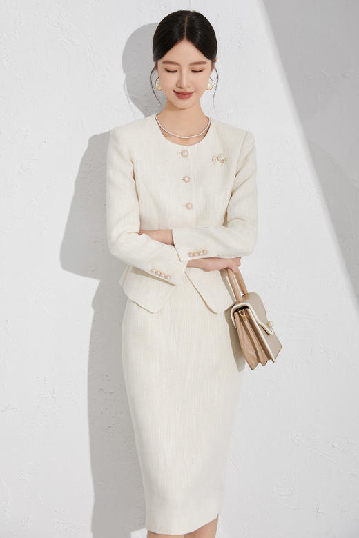 艾尚臣米色小香风套装洋气减龄秋季新款女装收腰显瘦职场两件套裙 商品图2