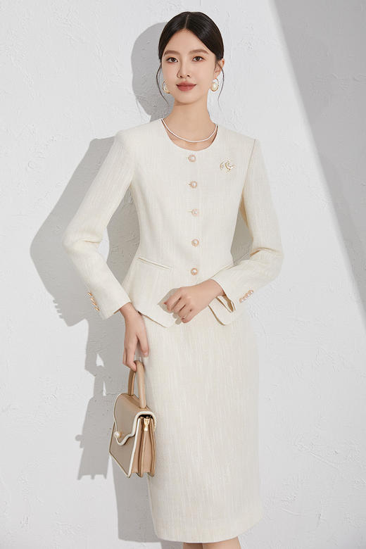 艾尚臣米色小香风套装洋气减龄秋季新款女装收腰显瘦职场两件套裙 商品图3