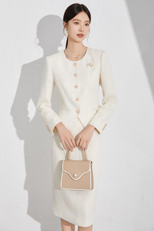 艾尚臣米色小香风套装洋气减龄秋季新款女装收腰显瘦职场两件套裙 商品图4