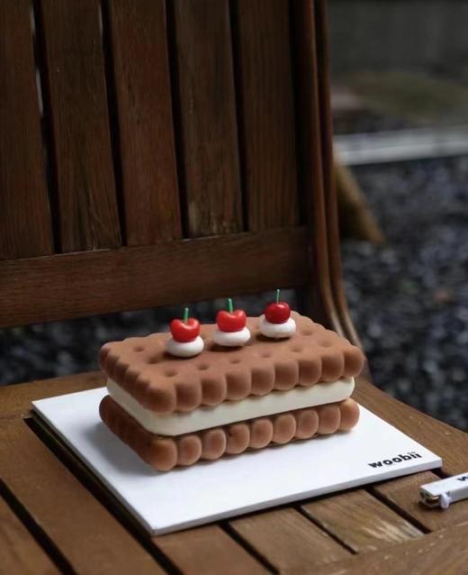 长方形emoji开心果树莓慕斯 商品图1