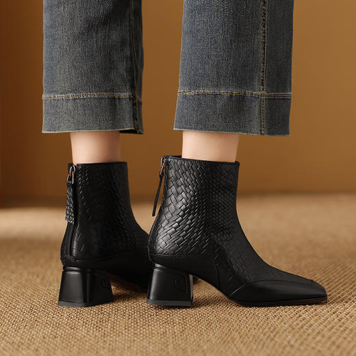 OLD-H168-22法式复古编织拼接马丁靴女方头高跟显瘦靴秋冬新款软黑色粗跟短靴 商品图1