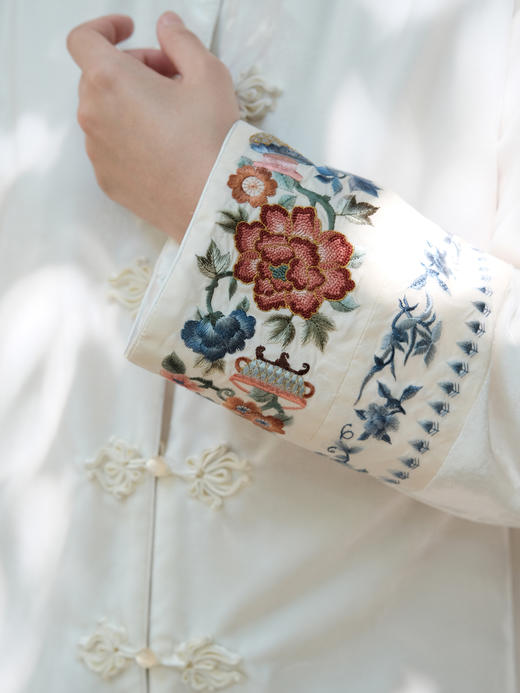 盛唐牡丹| 白色丝绒双挽袖绣花双面穿外套 商品图5