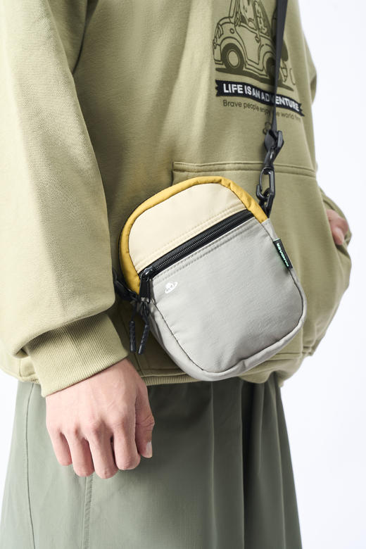 【赠品】【竹笋】 潮酷斜挎包 商品图1