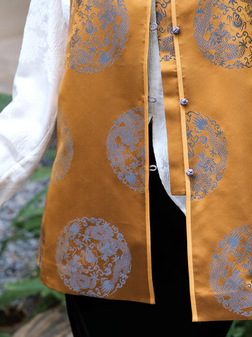 盛唐婧 |中式国风库缎中长马甲-黄色 商品图2