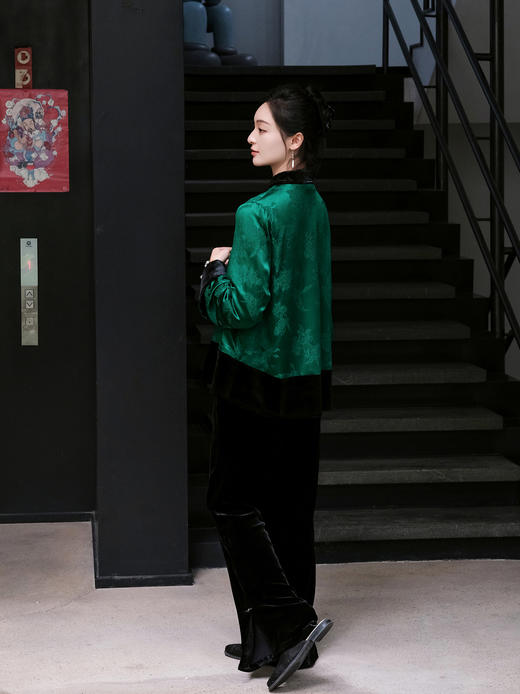 盛唐牡丹| 黑色丝绒松紧腰女裤-祖母绿裤脚口 商品图4