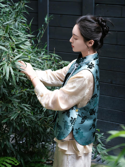 盛唐牡丹| 蝶恋花漳缎双面穿蝴蝶扣马甲 商品图5