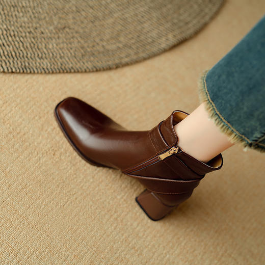 OLD-K1167欧美时尚2024年秋冬季新款方头粗跟高跟短靴女侧拉链皮带扣女靴子 商品图1