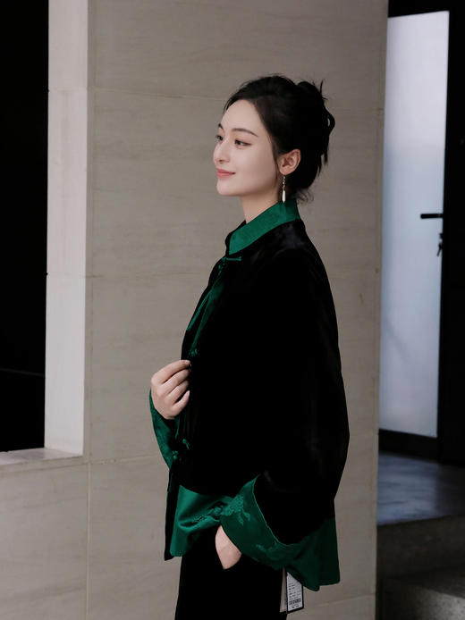 盛唐牡丹| 丝绒配祖母绿蝶恋花纹冠乐绉双面穿外套 商品图2