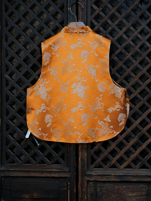 盛唐牡丹| 橙色吉祥八宝花蕾缎马甲 商品图6