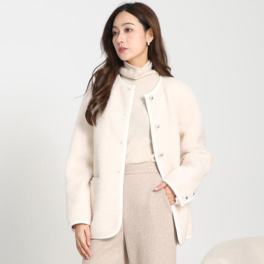 EITIE爱特爱时尚保暖毛绒羊剪毛大口袋气质圆领短外套冬新款D2403415 商品图2
