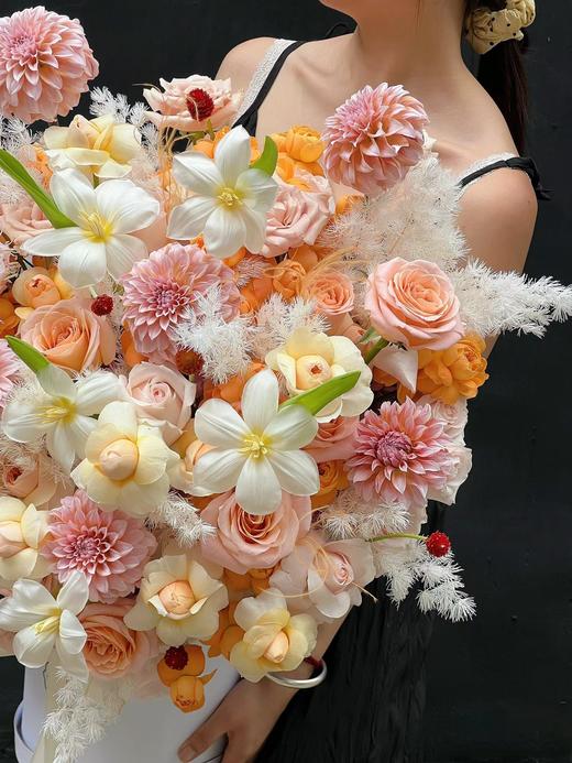 高端轻奢定制花束抱抱桶幸福时光 商品图5