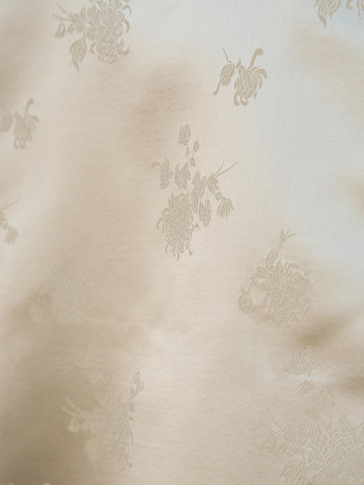 盛唐牡丹| 凝脂色花锦缎菊花纹马甲 商品图6