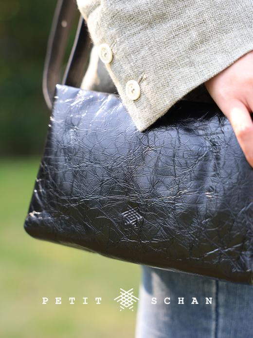 8000积分兑换  PETIT SCHAN小闪 satisfaction 包你喜欢 意大利进口头层油蜡皮高级通勤斜挎包 商品图1