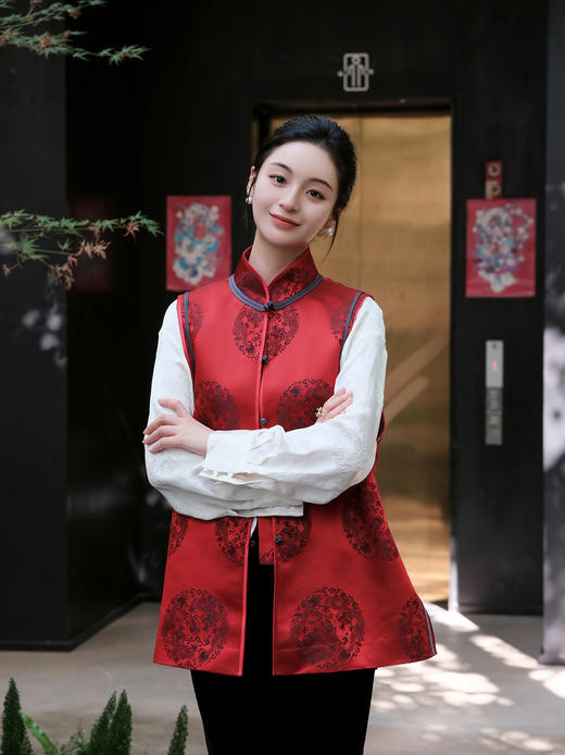 盛唐婧 |中式国风库缎中长马甲-红色 商品图0