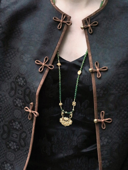 盛唐牡丹| 三经绞罗底香云纱对襟外套 商品图2