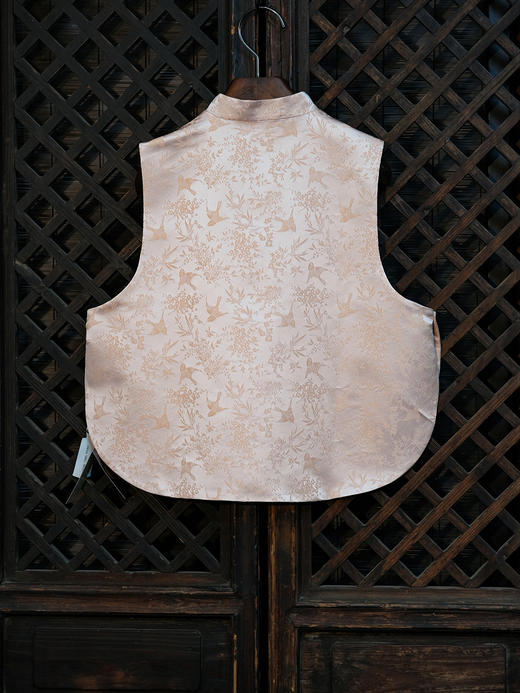 盛唐牡丹| 荷花白喜鹊纹花蕾缎马甲 商品图10