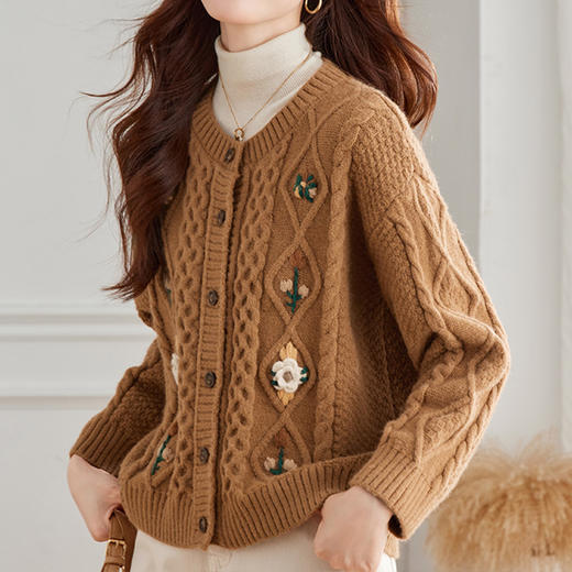 馥迦复古麻花纹理针织毛衣开衫 商品图1