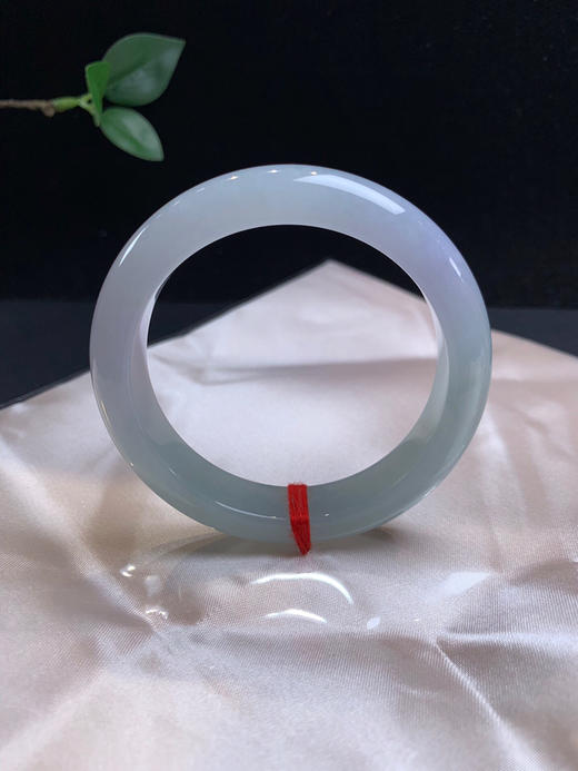 611385，54.7淡春彩正圈手镯，12.7-8mm，一截浅浅的蓝底，一截淡紫 商品图3