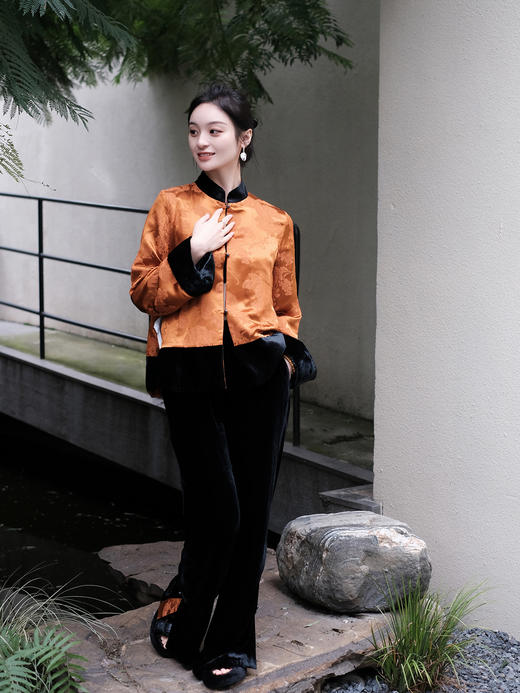 盛唐牡丹 |丝绒松鼠葡萄纹冠乐绉双面穿外套 商品图0