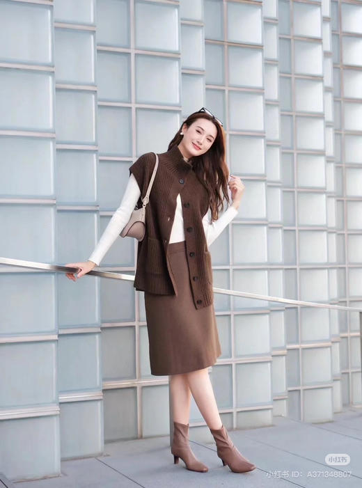 1012-2排他性独家圆正 安可拉红 牦牛绒 背心马甲 我穿L宽松 商品图6