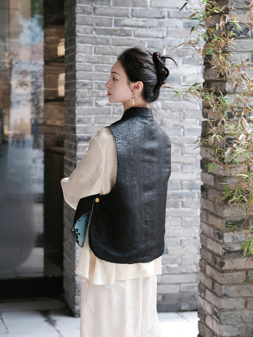 盛唐牡丹| 蝶恋花漳缎双面穿蝴蝶扣马甲 商品图3