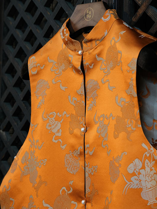 盛唐牡丹| 橙色吉祥八宝花蕾缎马甲 商品图2